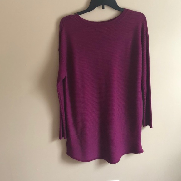 Top - Picture 2 of 3